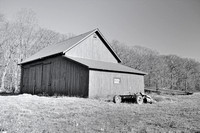 DSC_9332route 48 red barn B&W Cutchogue, NY